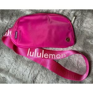 Lululemon Everywhere Belt Bag Sonic Pink/White